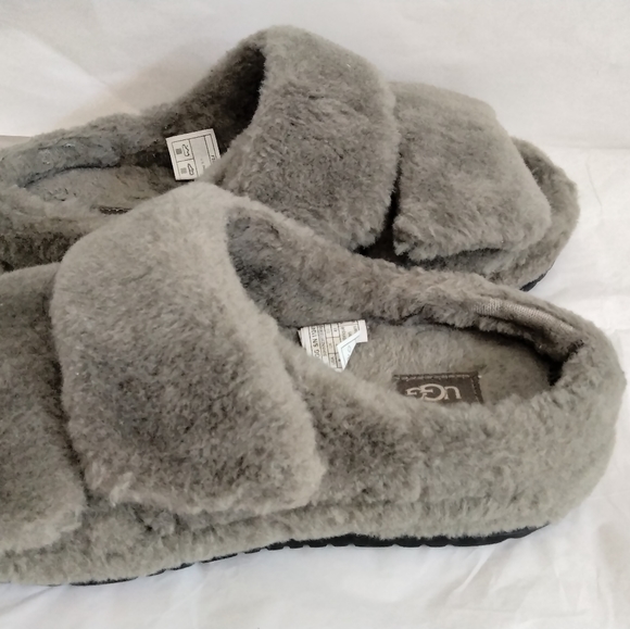 UGG fluff yeah that  slides size 8 - Picture 15 of 16